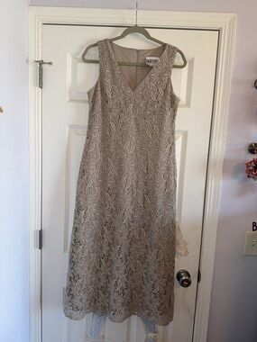 Sleeveless V-Neck Lace Midi Dress in Taupe